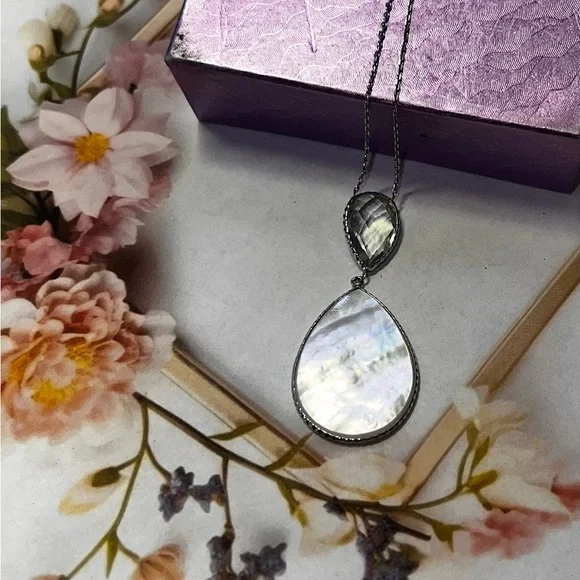 14K White Gold Peridot & Mother Of Pearl Necklace - Picture 11 of 16